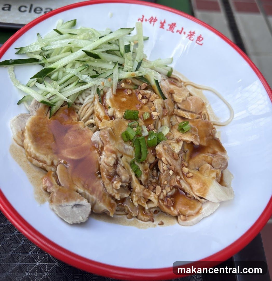 Noodles with Sliced Meat and Cucumber