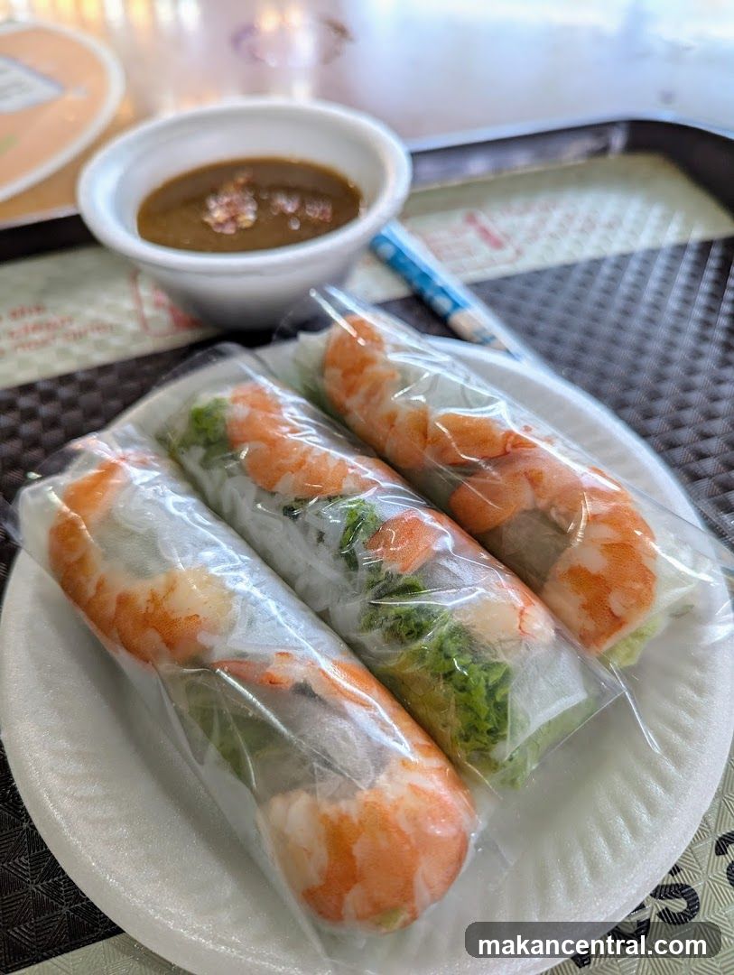 Fresh Spring Rolls with Dipping Sauce
