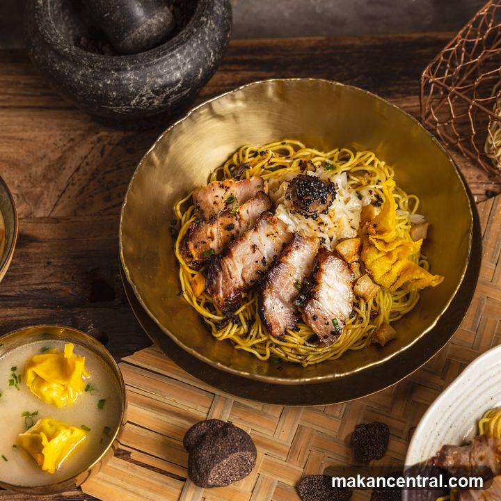 Noodles with Pork and Wontons