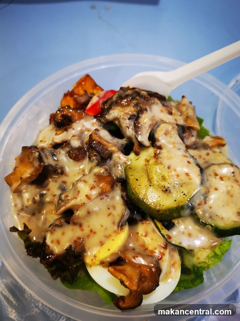 Salad with Chicken and Vegetables