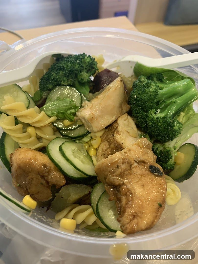 Chicken Salad with Pasta and Vegetables
