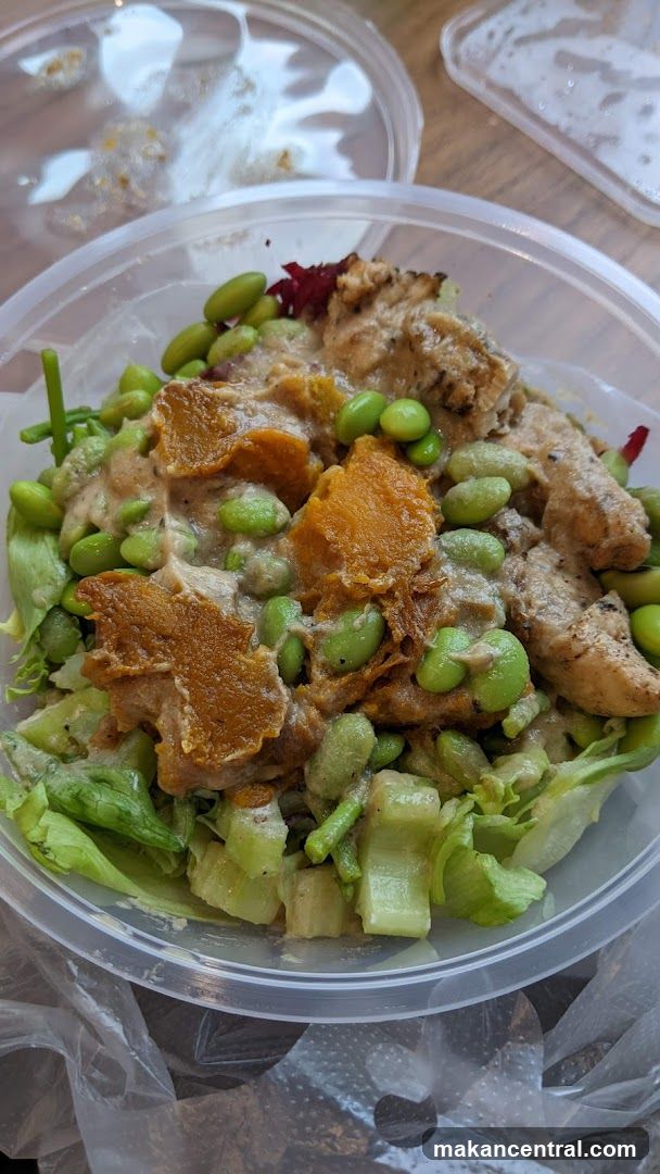 Salad with Chicken and Edamame