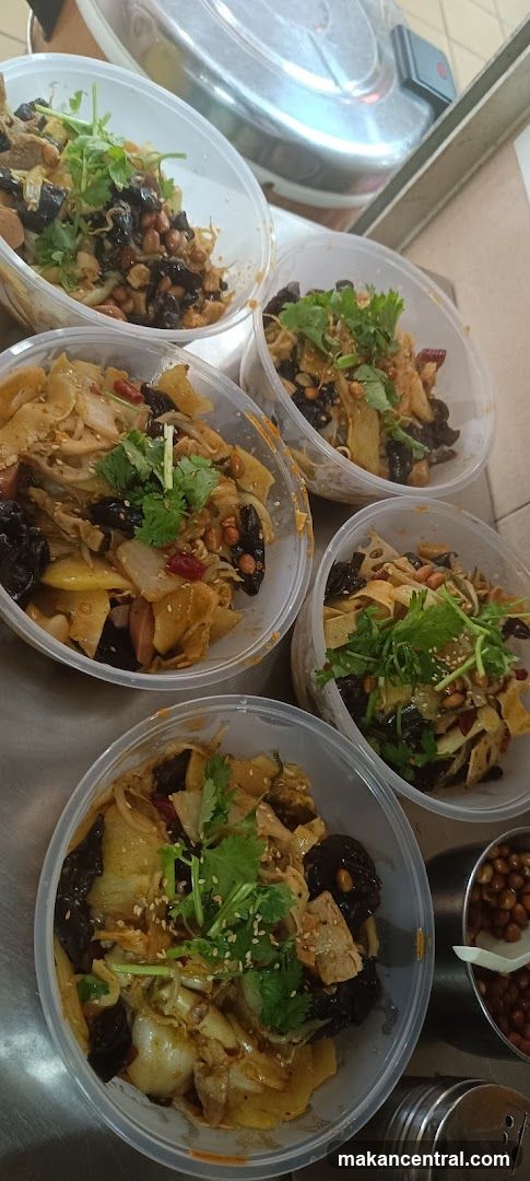 Takeaway Bowls of Food