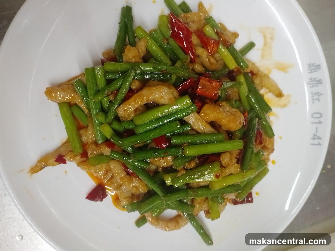 Stir-fried Pork with Garlic Sprouts