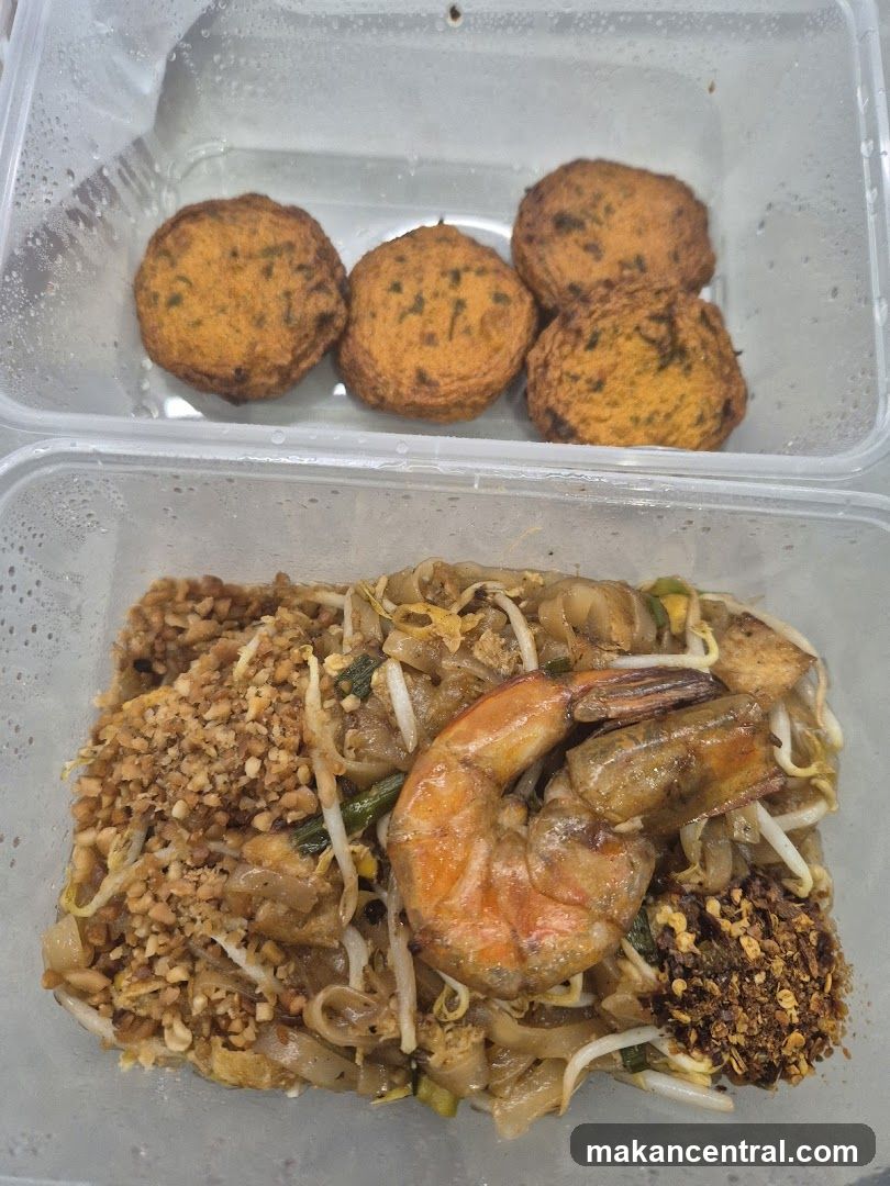 Pad Thai with Fish Cakes