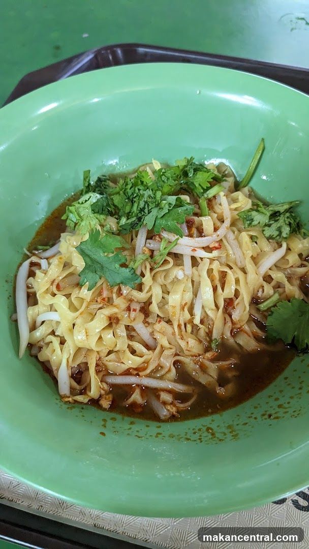 Noodles with Bean Sprouts and Cilantro
