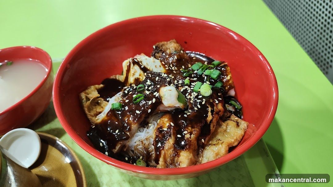 Noodles with Fried Tofu and Sauce