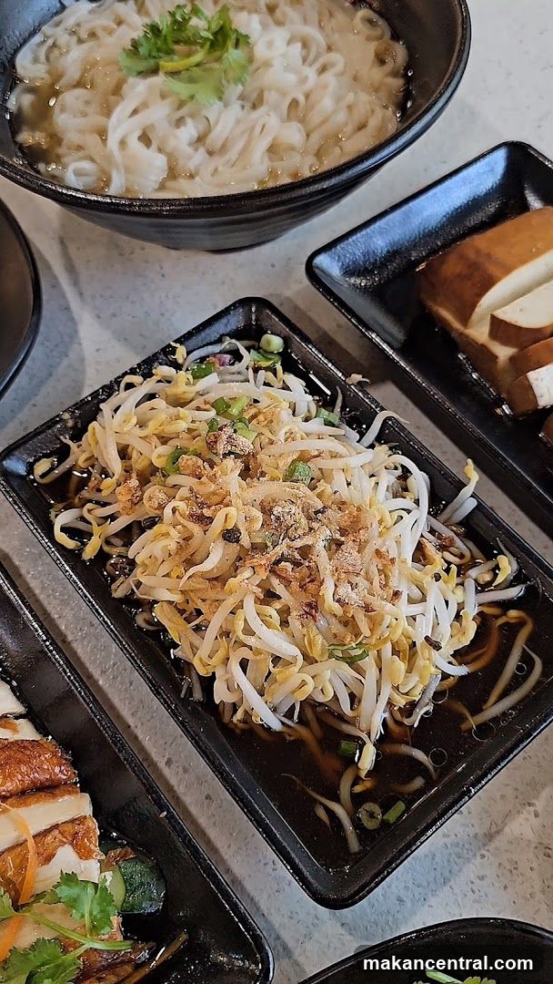 Bean Sprouts with Sauce