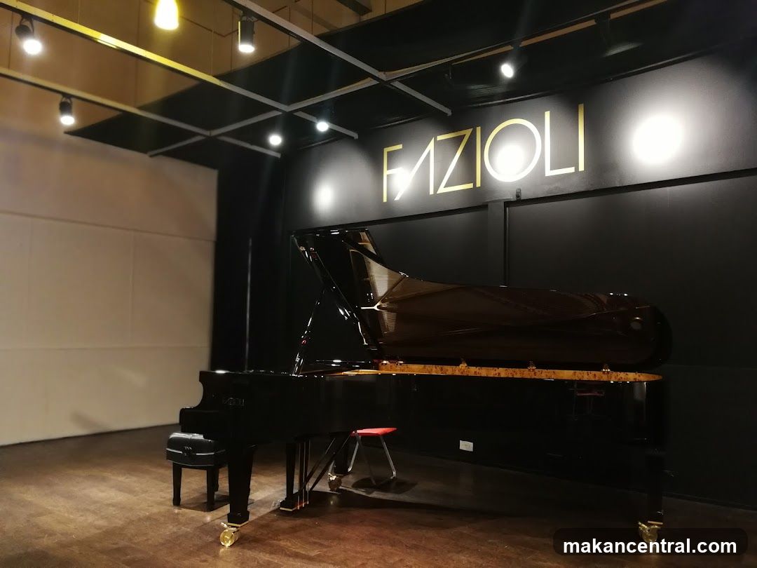 Grand Piano Display
