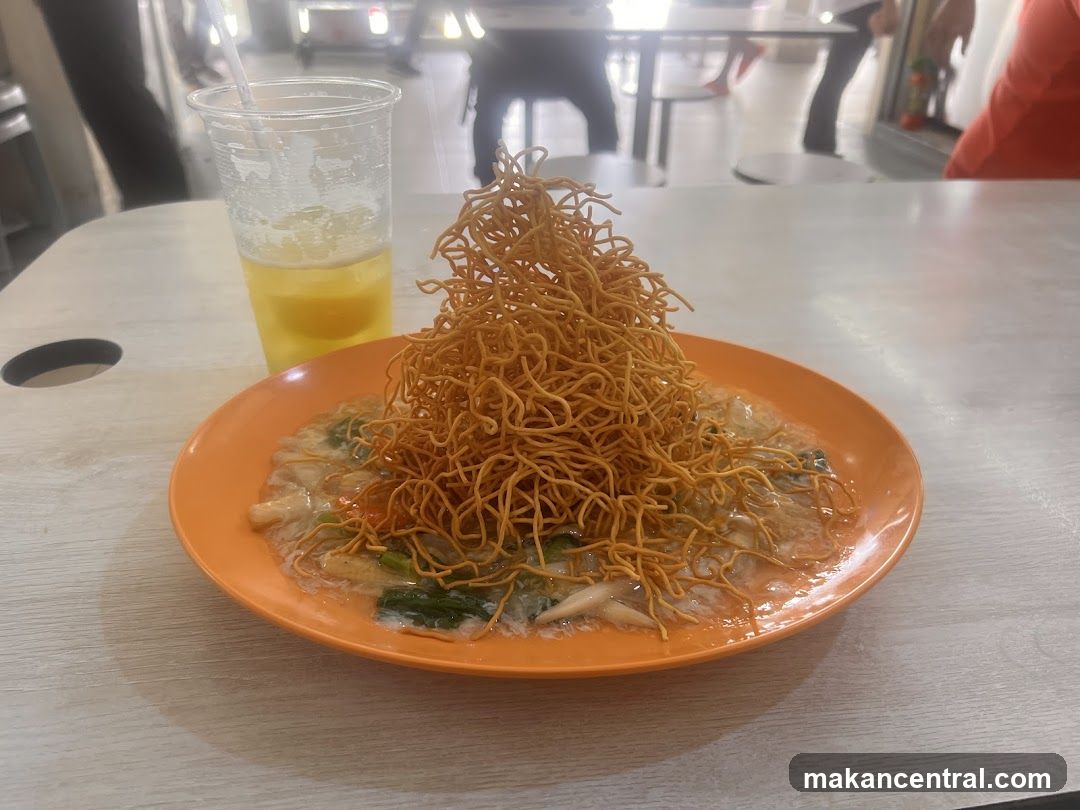 Crispy Noodles with Gravy