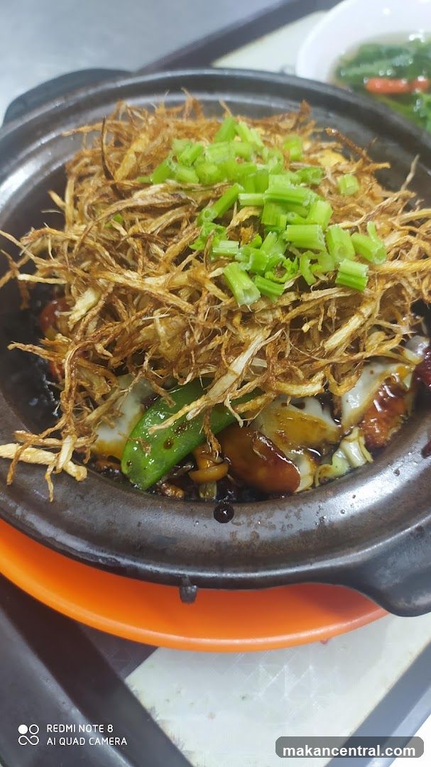 Claypot Dish with Crispy Topping