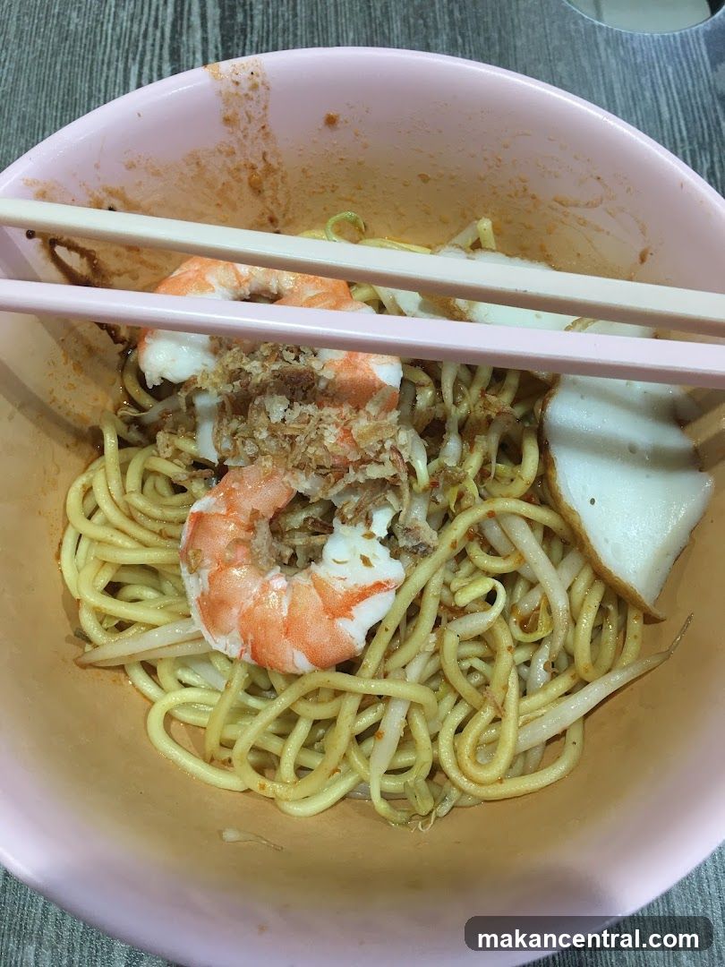 Noodles with Shrimp and Fish Cake