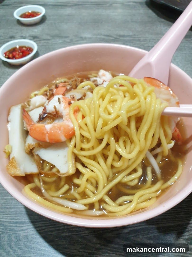Noodle Soup with Shrimp and Fish Cake