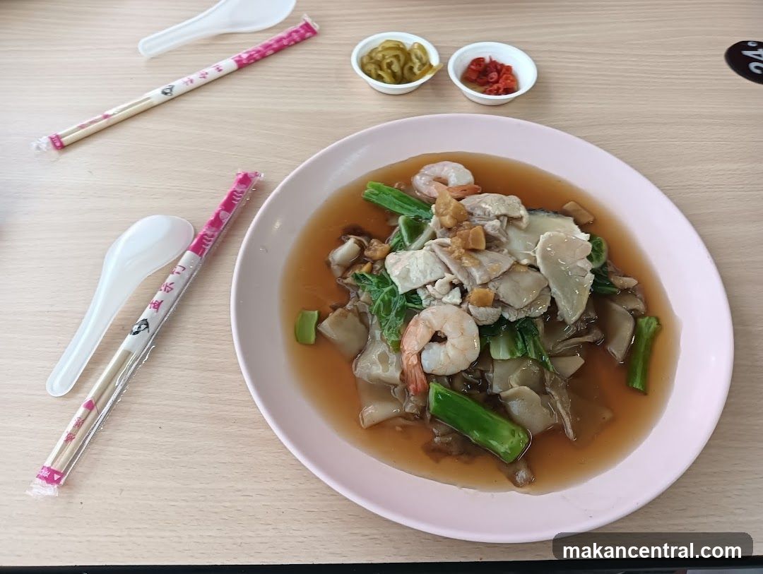 Noodles with Seafood and Vegetables