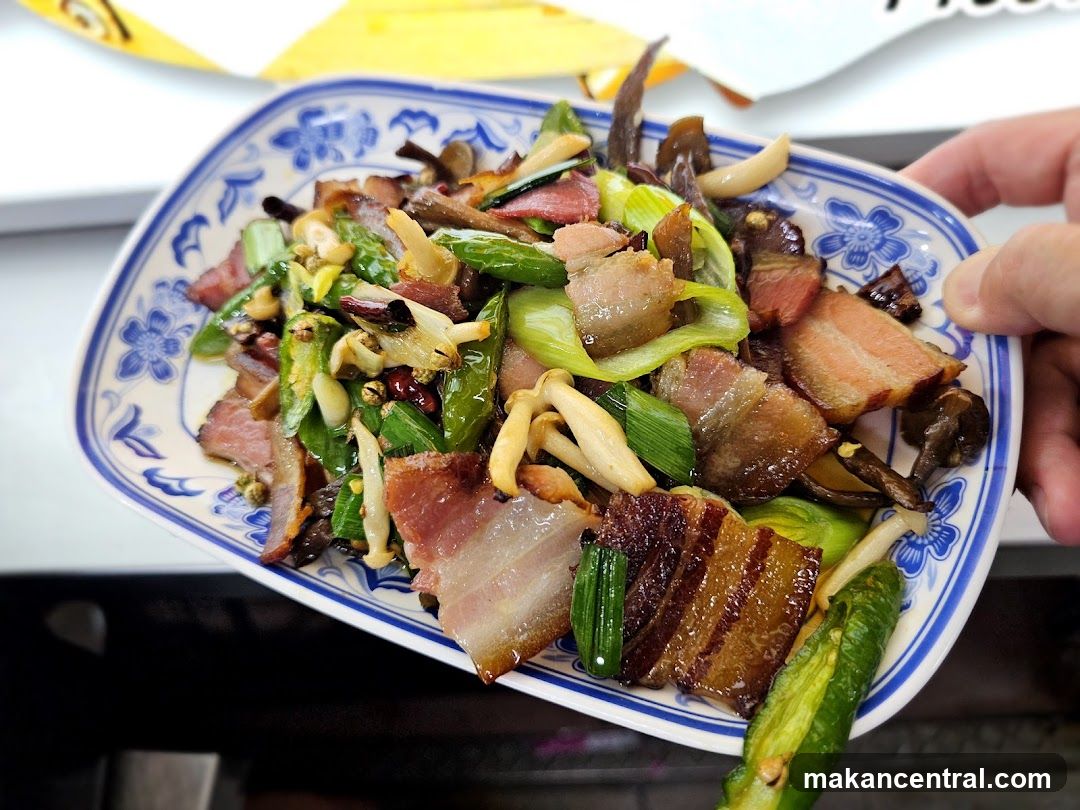 Stir-fried Pork Belly with Vegetables