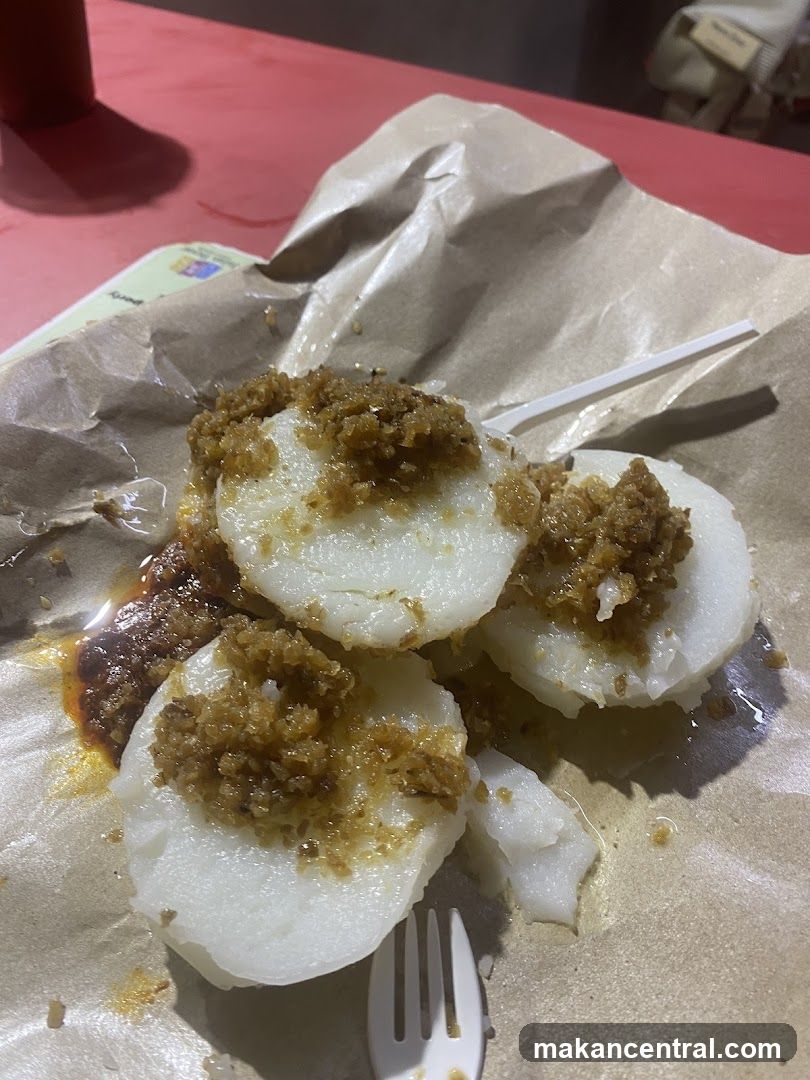 Steamed Rice Cakes with Toppings