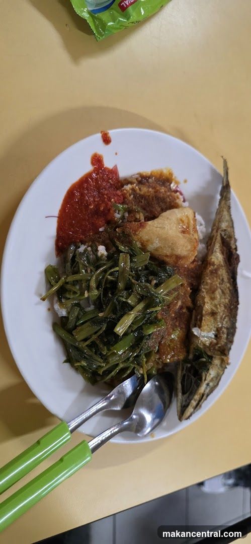 Plate of Food with Fried Fish and Vegetables
