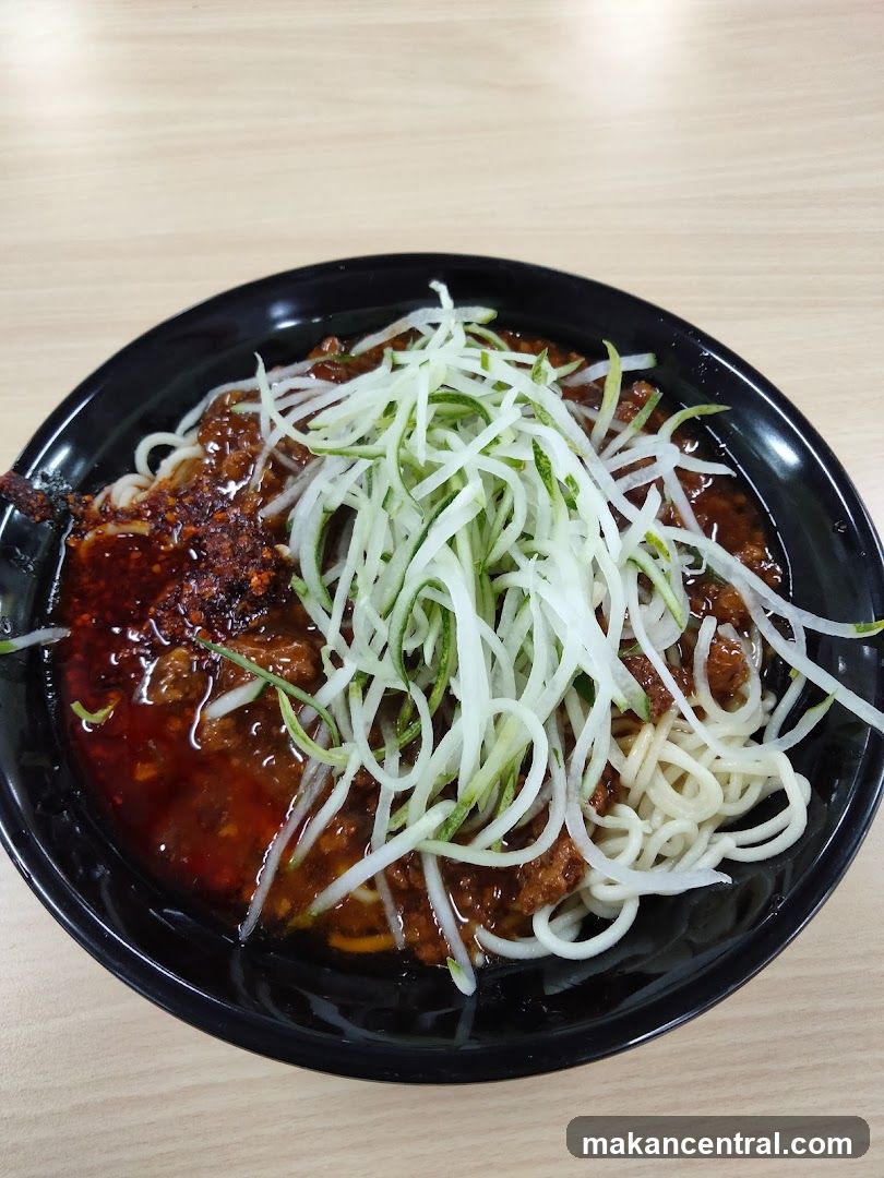 Noodles with Meat Sauce and Cucumber