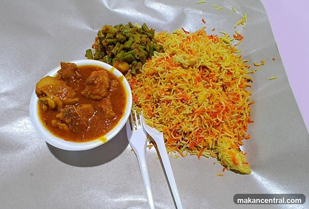 Chicken Curry with Rice and Green Beans