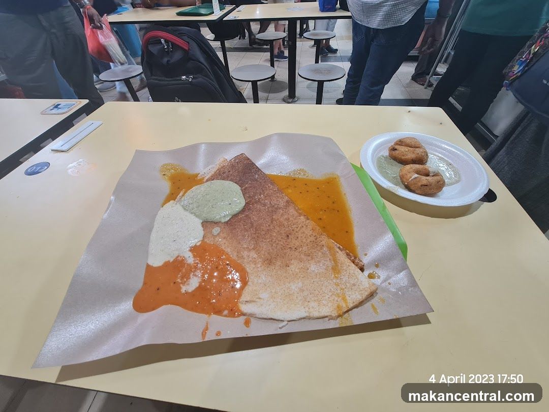 Dosa and Vada with Chutney