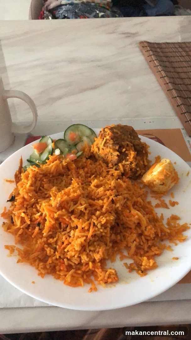 Biryani with Salad and Egg
