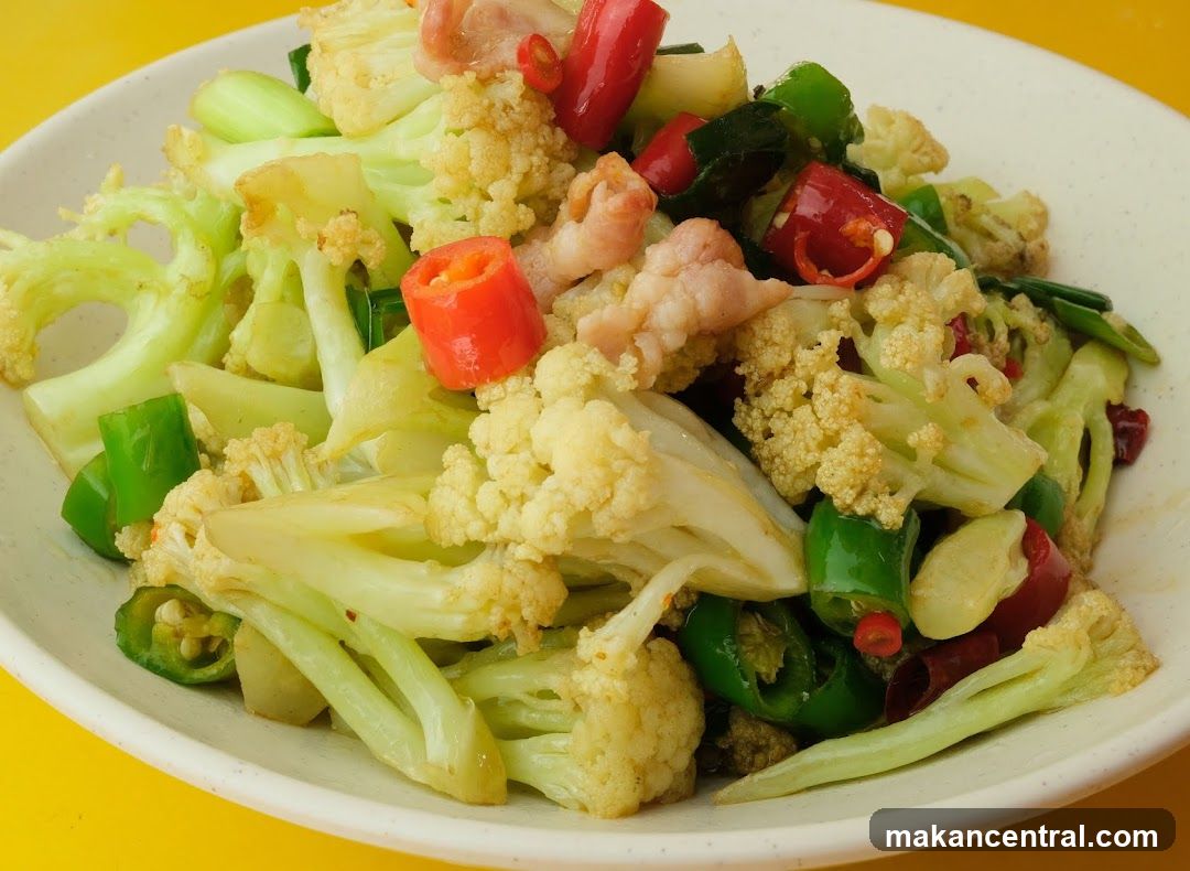 Stir-fried Cauliflower with Peppers and Pork