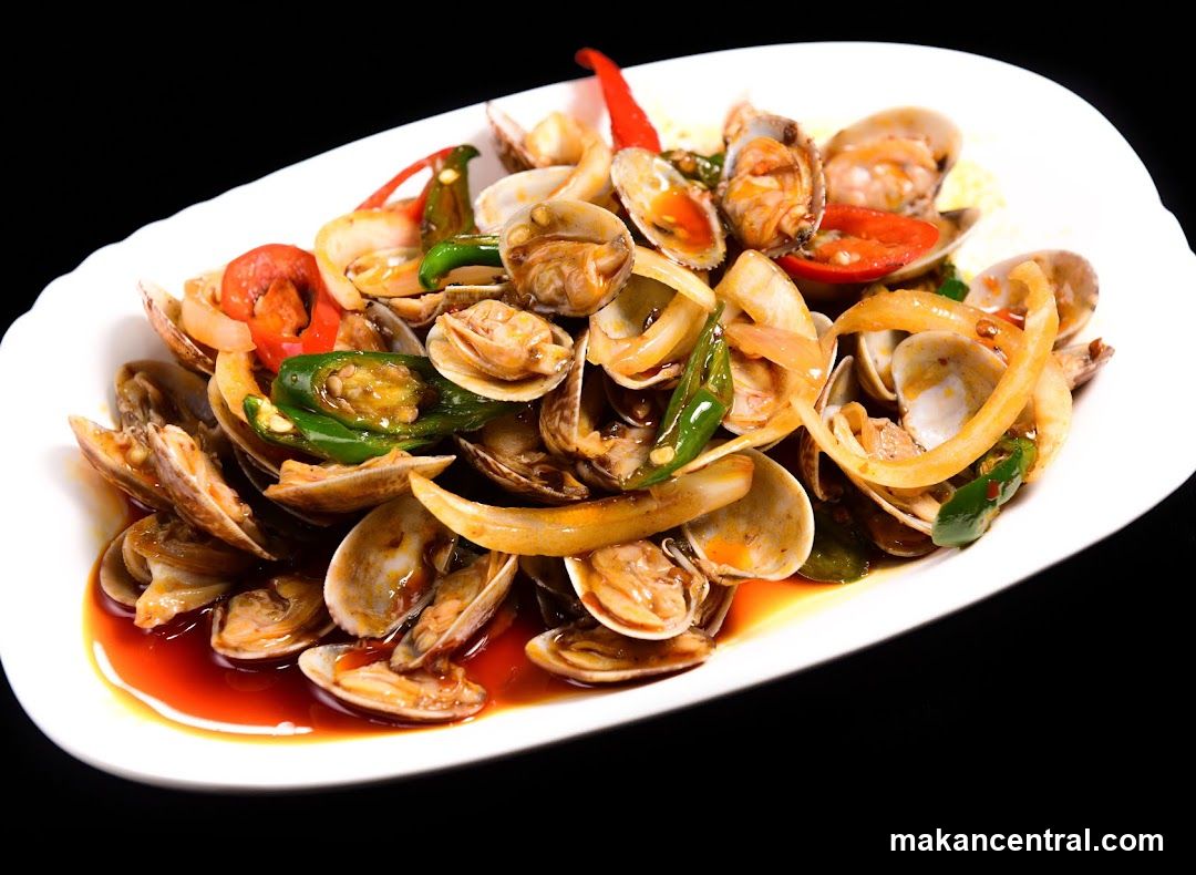 Spicy Clams with Peppers and Onions
