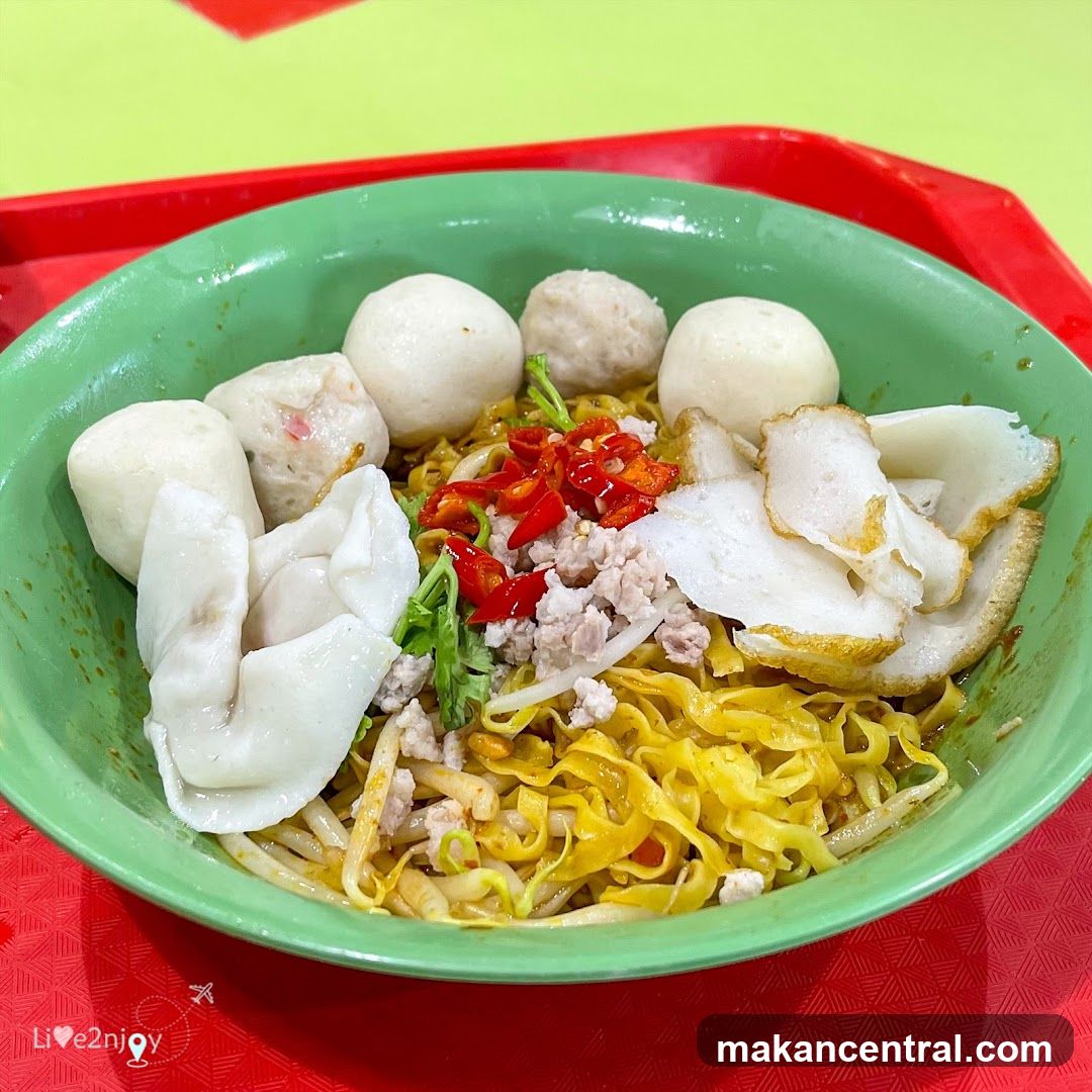 Noodles with Fish Balls and Minced Meat