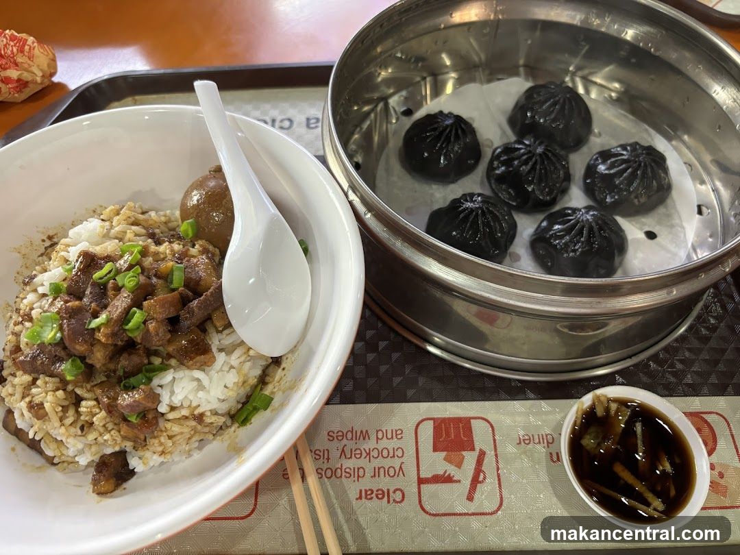 Braised Pork Rice with Steamed Buns