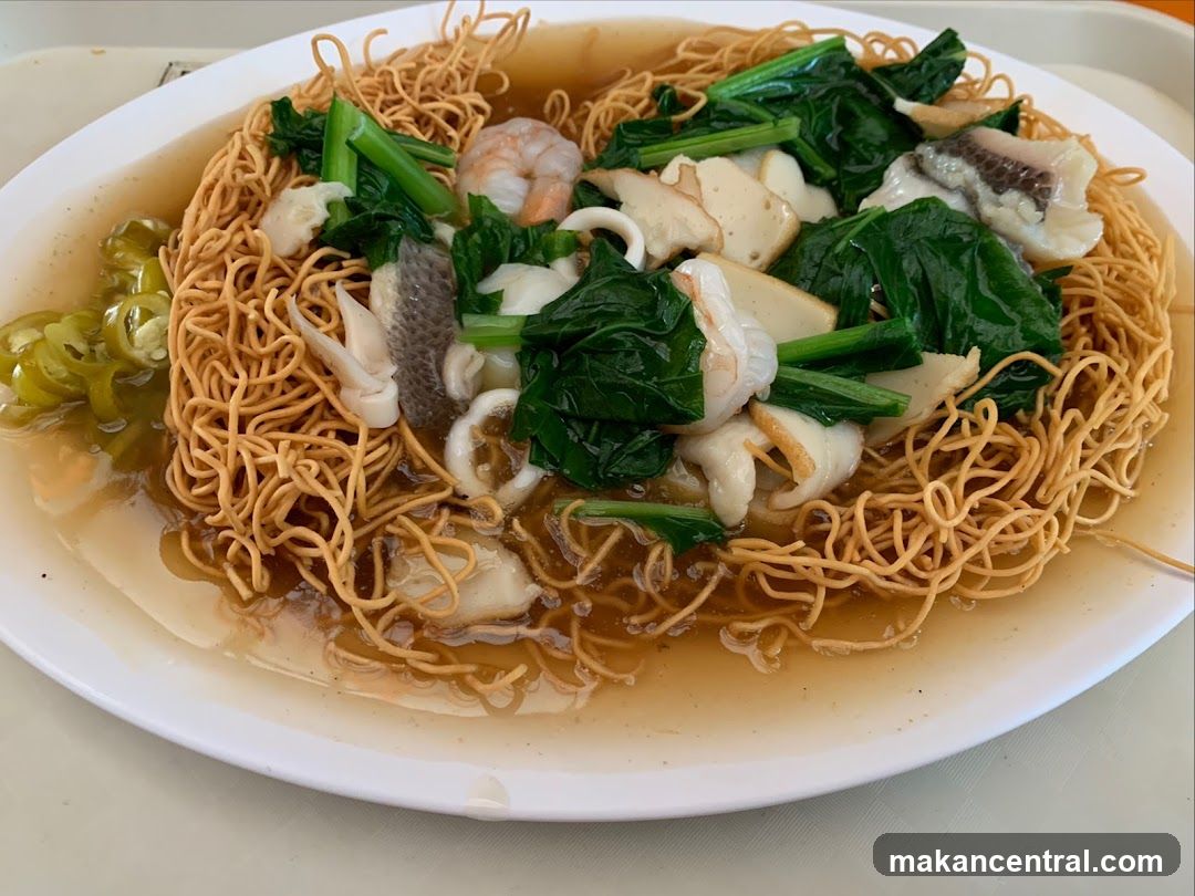 Crispy Noodles with Seafood and Vegetables