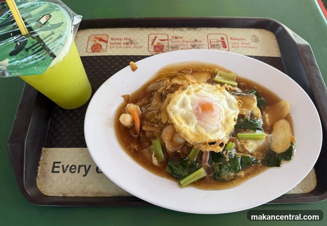 Noodles with Fried Egg and Shrimp