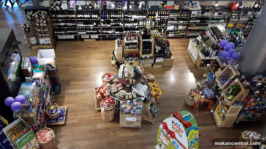 Liquor and confectionery store