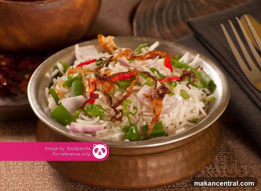 Biryani with toppings