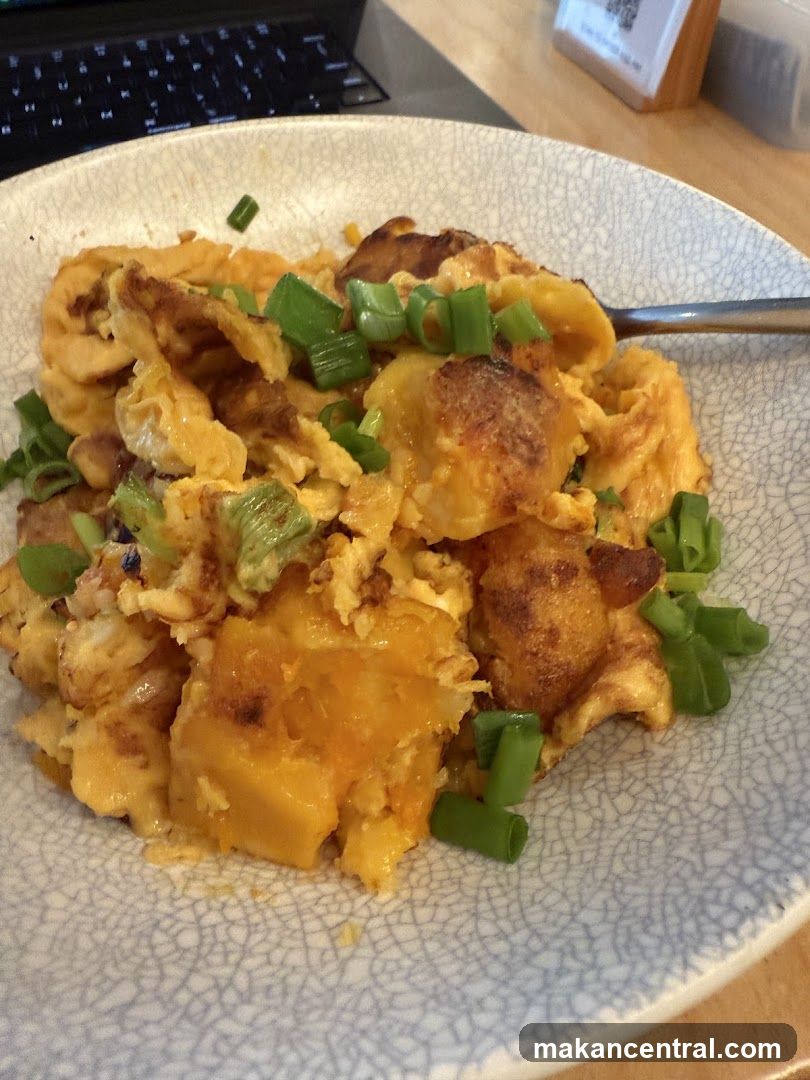 Scrambled Eggs with Potatoes and Green Onions
