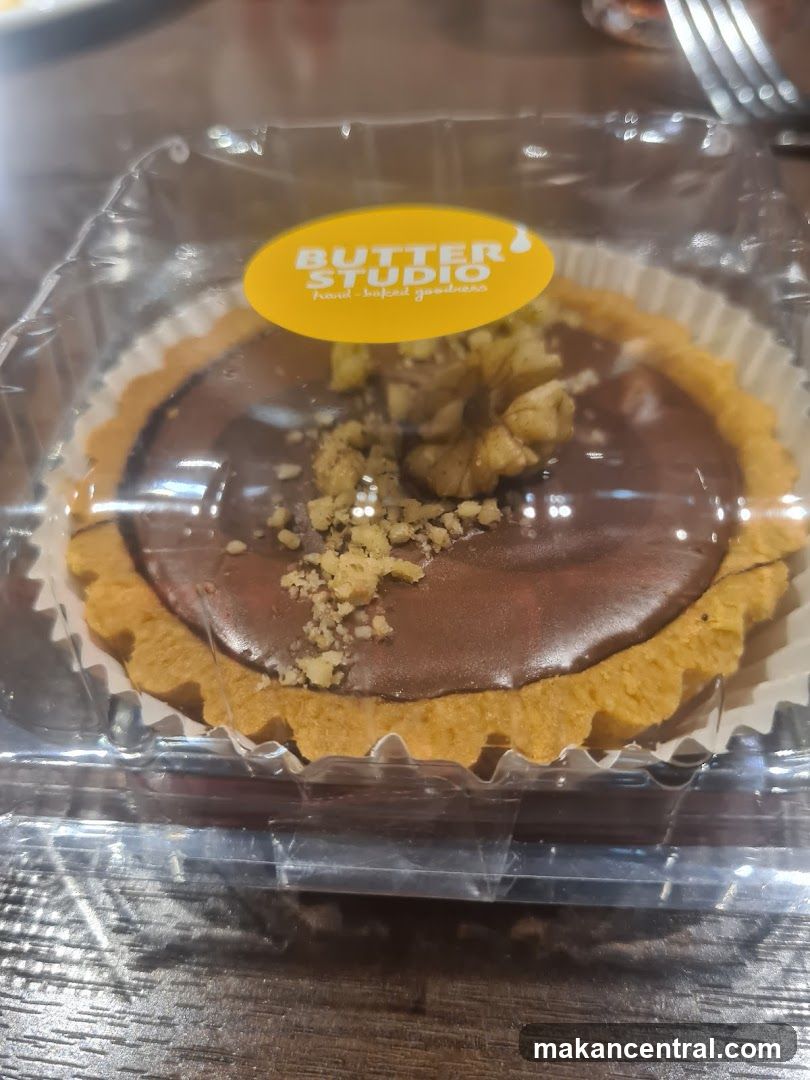 Chocolate Tart with Walnuts