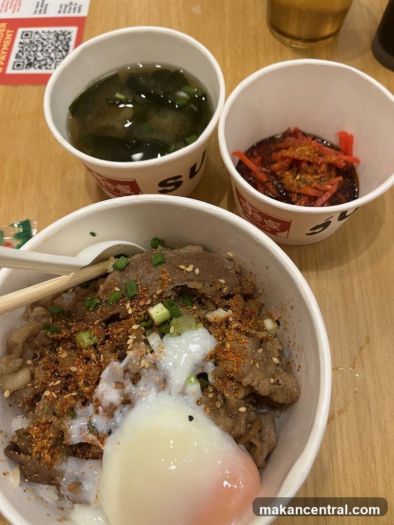 Beef bowl with sides