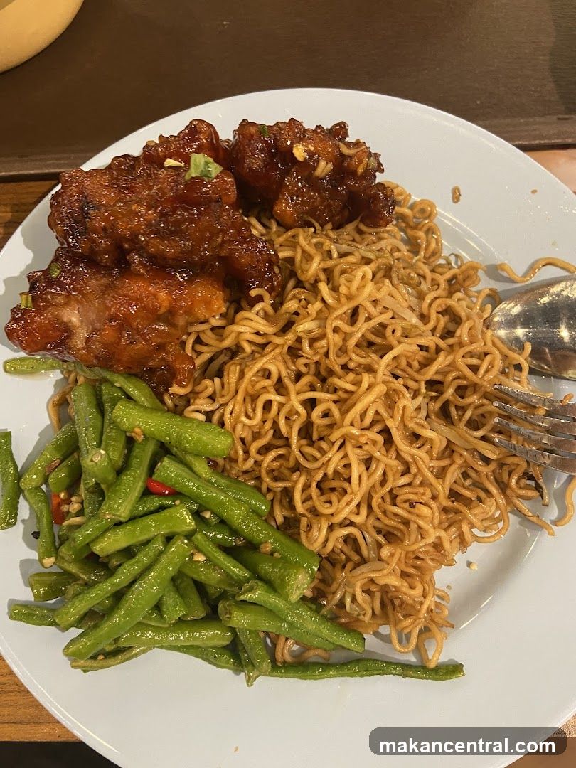 Noodles with Chicken and Green Beans