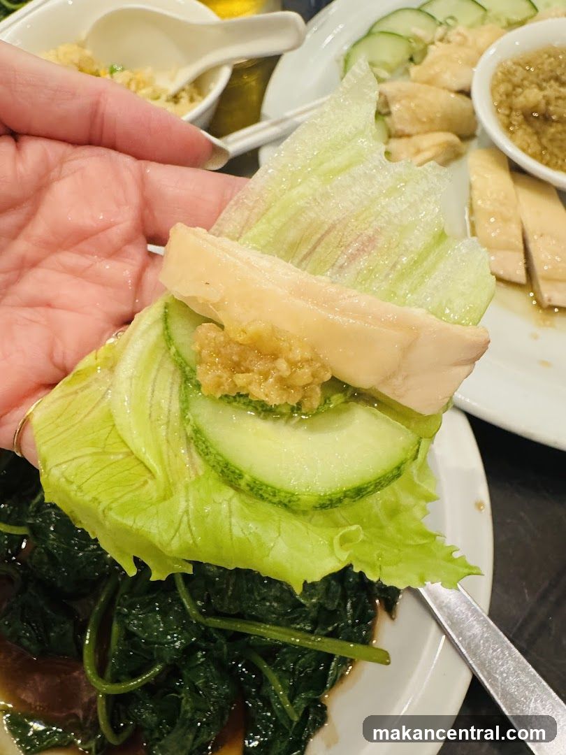 Lettuce Wrap with Chicken and Cucumber