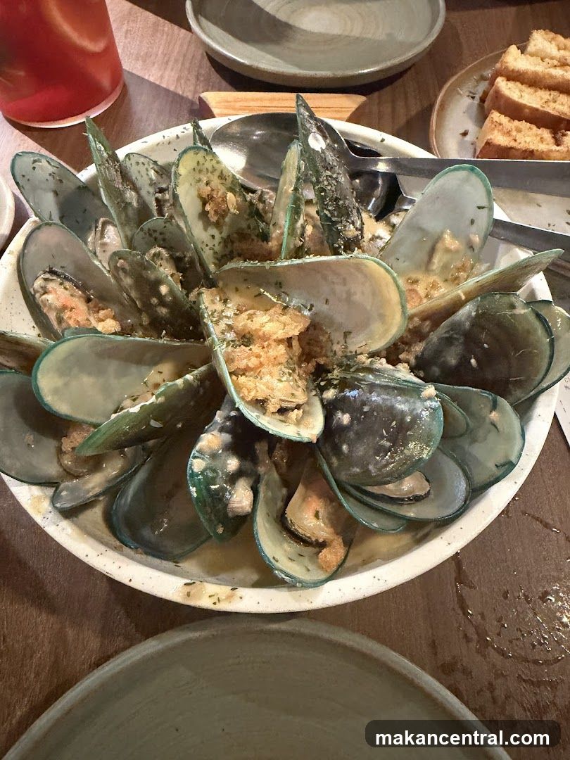 Mussels with Garlic Butter Sauce