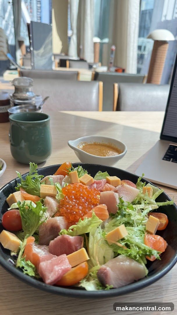 Sashimi Salad with Dressing