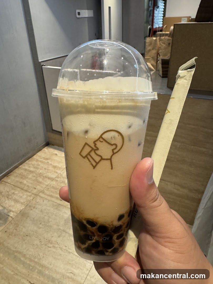 Bubble Tea with Creamy Topping