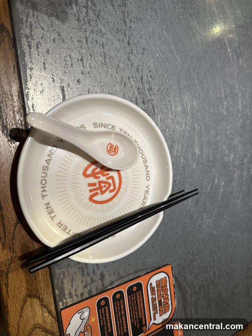 Tableware on dining surface