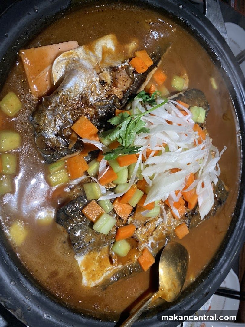 Food dish in a pot