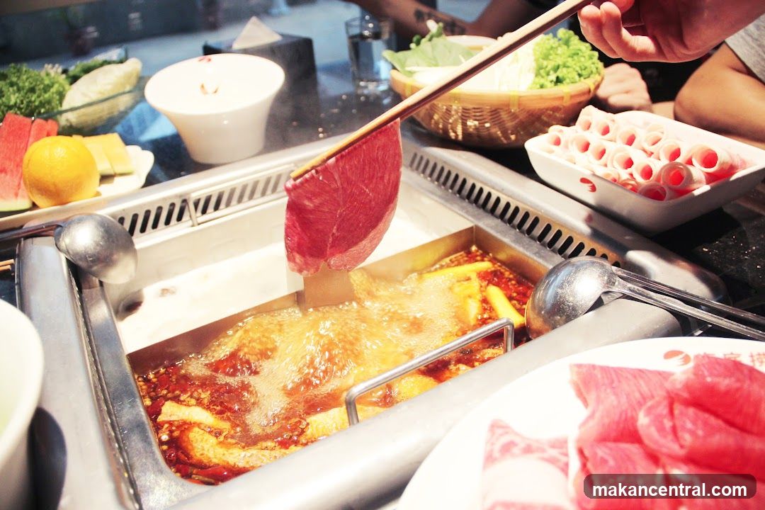 Hot Pot Dining Scene