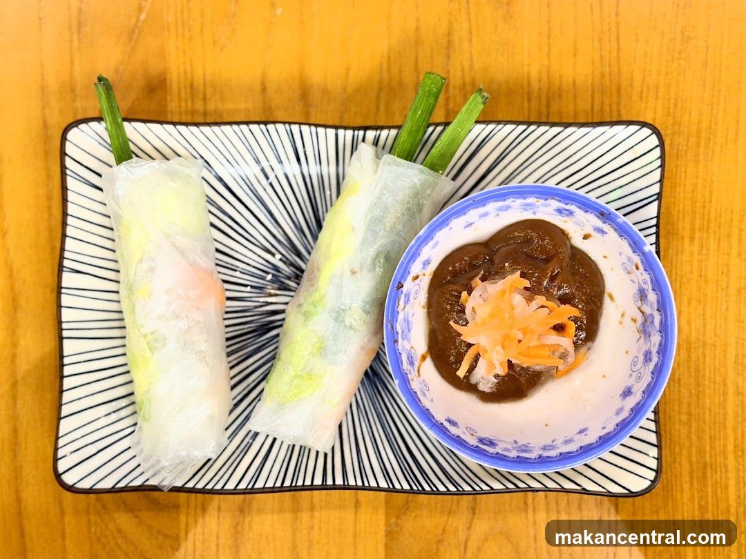 Vietnamese Spring Rolls with Sauce