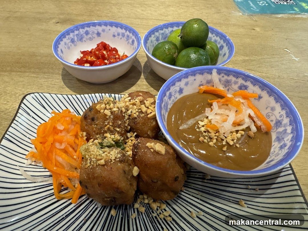 Food Plate with Accompaniments
