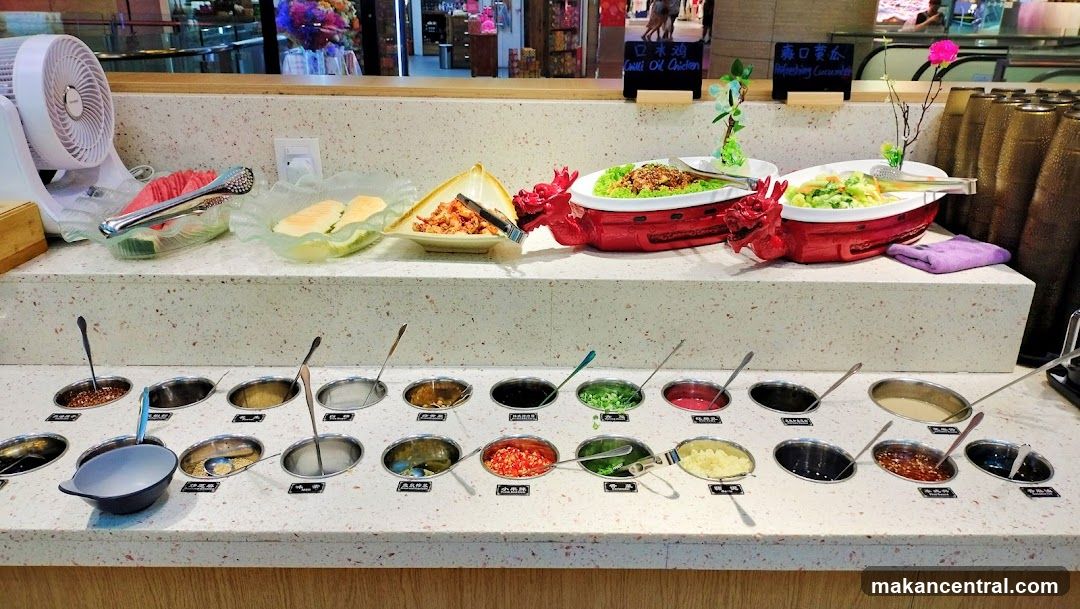Restaurant buffet counter