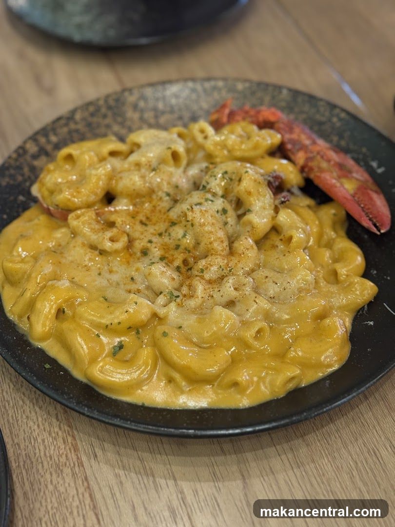 Macaroni and Cheese with Lobster Claw