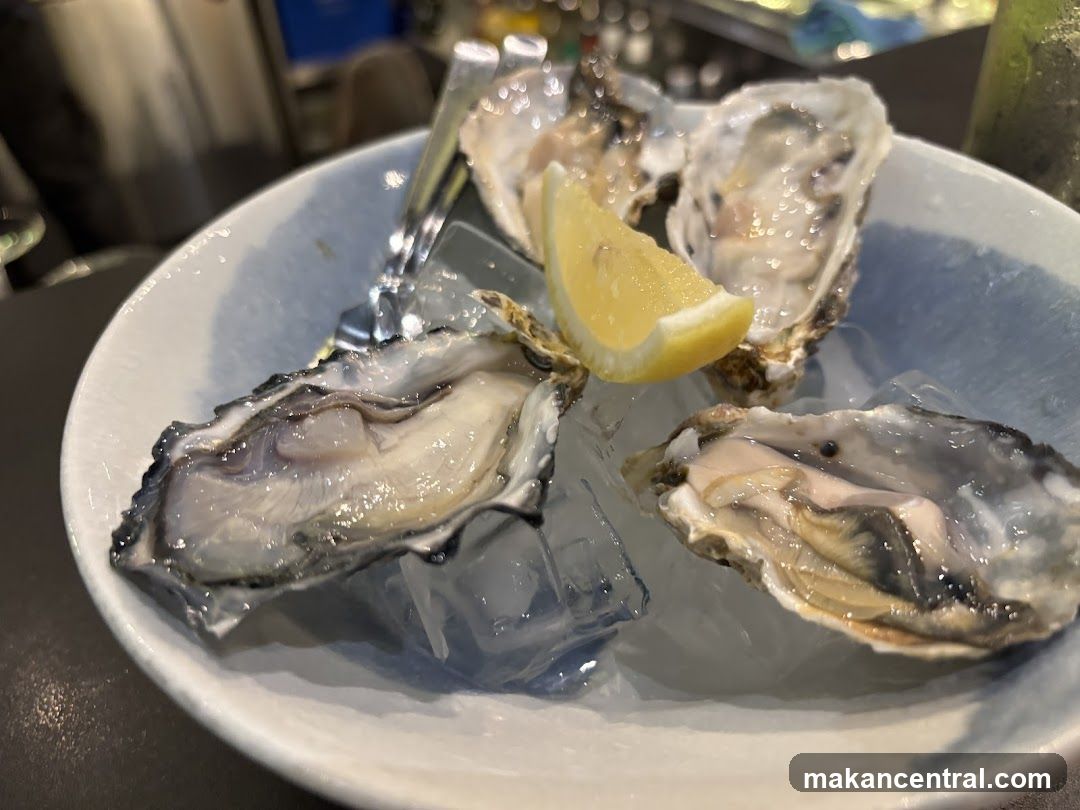 Oysters on ice with lemon