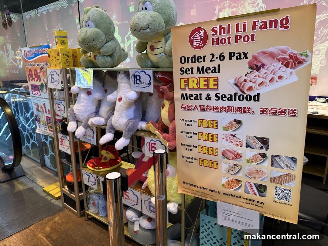 Shi Li Fang Hot Pot promotional display